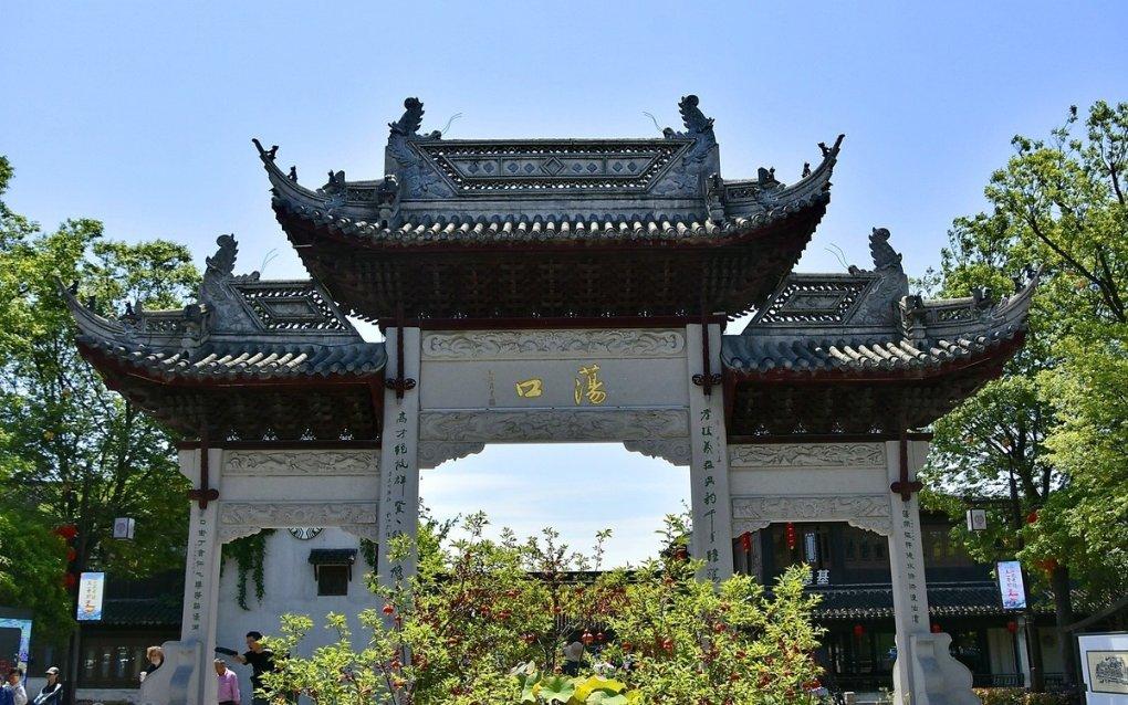 曝光违法运营行为 强化行业监管(一)